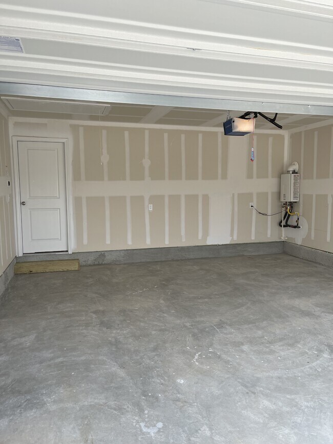 Building Photo - 2437 Broken Arrow