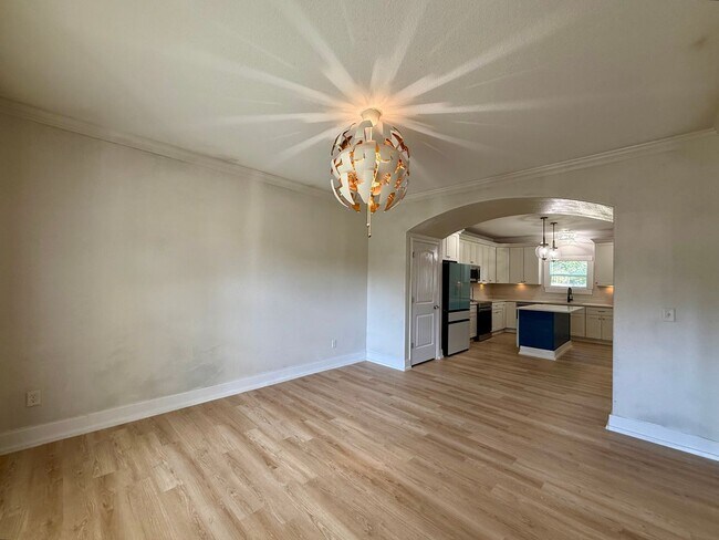 Building Photo - Newer-build Norfolk Home on Corner Lot