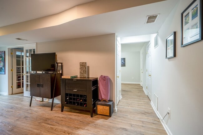 Building Photo - Stunningly Updated Home in Evergreen Meado...