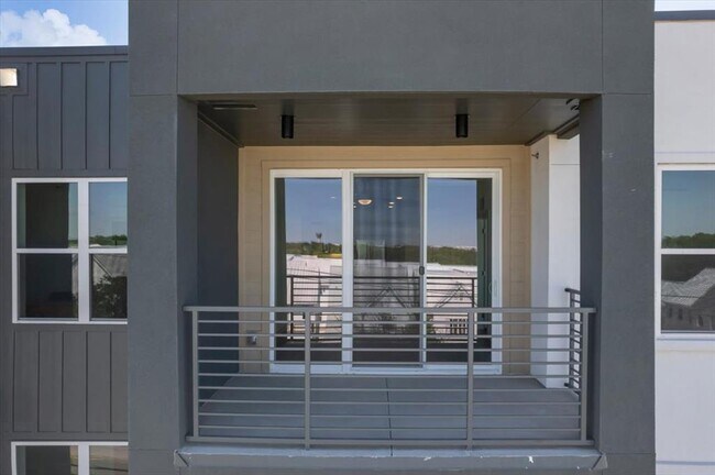 Building Photo - 4801 Springdale Rd