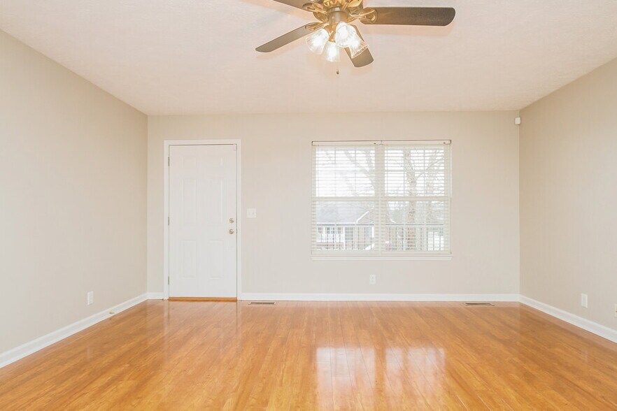 Building Photo - 1112 Skipton Dr