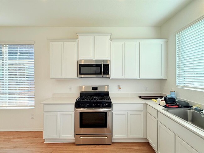 Building Photo - 6310 Barrington Clf Trl