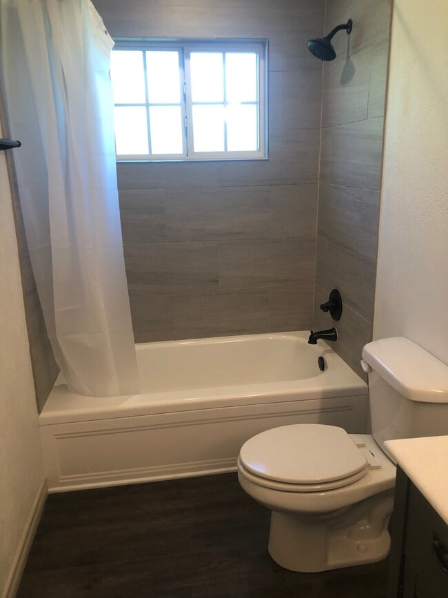 Building Photo - Custom Remodeled Home on a Tree lined stre...
