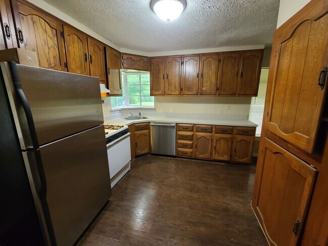 Building Photo - Great 3/2 Single Family Home in Casa Linda