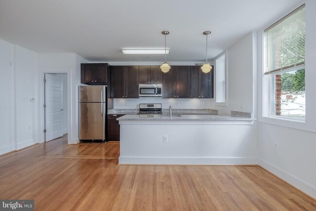 Building Photo - 1575 Spring Pl NW