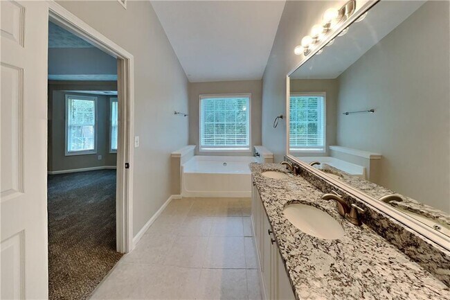 Building Photo - 399 Charesa Ln