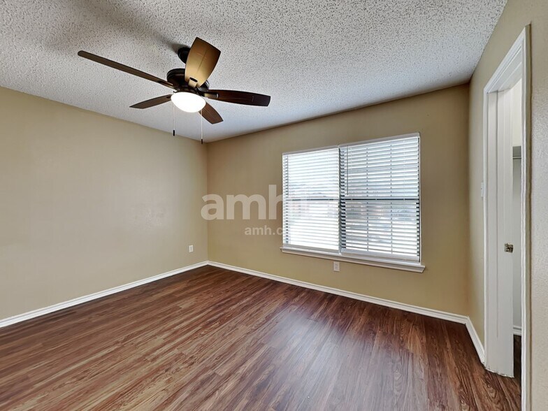 Building Photo - 1312 Greenleaf Ct