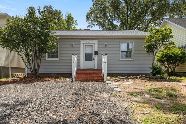 Building Photo - 317 35th St
