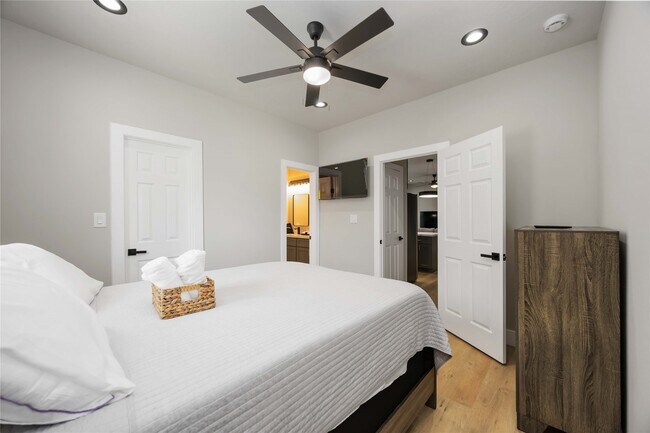 Building Photo - 2409 Dolly Wright St