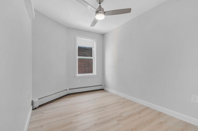Building Photo - 74 Ruthven St