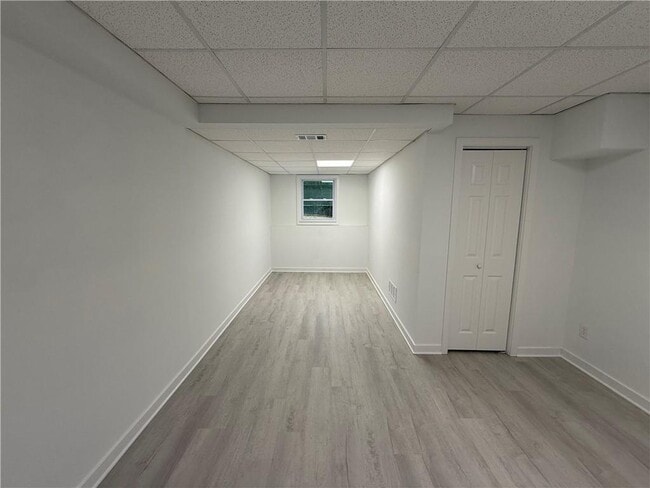 Building Photo - 3663 Heatherwood Dr NE