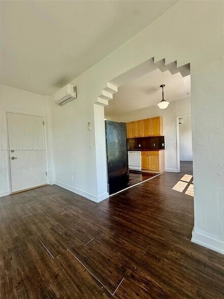 Building Photo - 4035 Meridian Ave