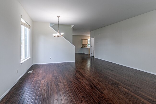 Building Photo - Beautiful home near Clark Lake Park!