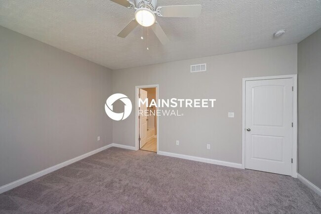 Building Photo - 4 Bedroom Pet-Friendly Home in Louisville,...