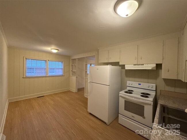 Building Photo - 4409 Brooktree Dr