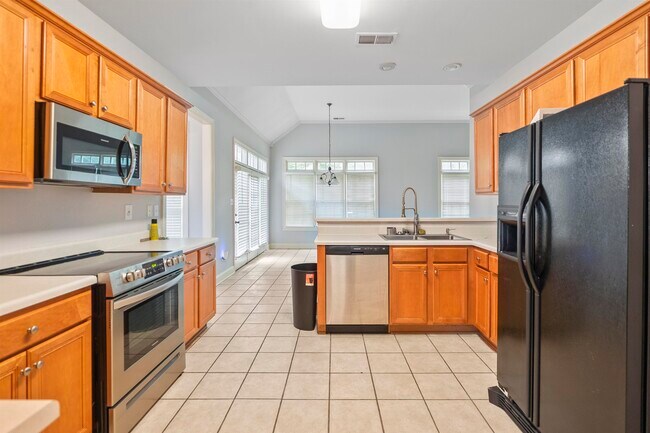 Building Photo - 9143 Raspberry Ln