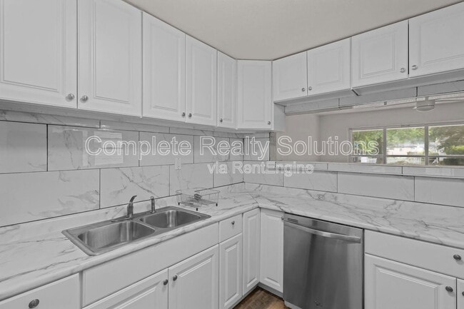 Building Photo - 1736 Nemnich Rd