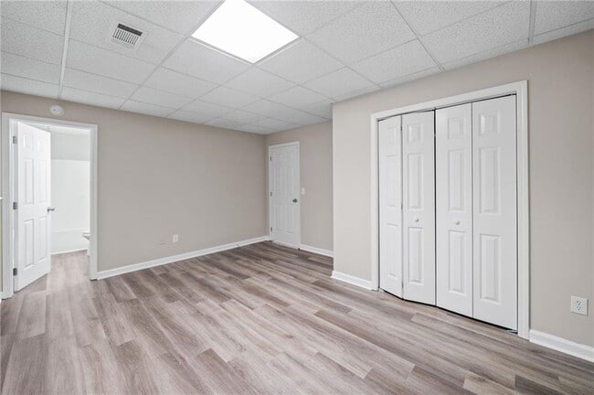 Building Photo - 504 Matthew Dr