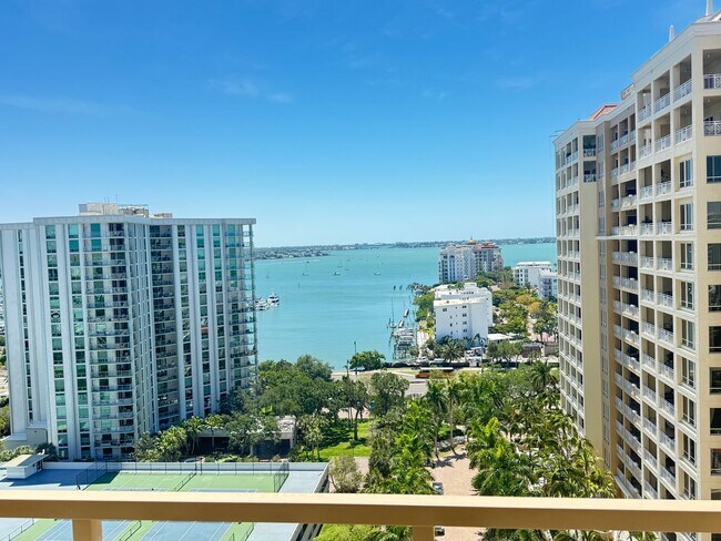 Building Photo - 1111 Ritz Carlton Dr