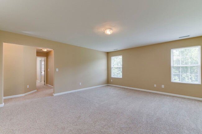 Building Photo - Gorgeous 3-bedroom, 2.5-bath Two Story Hom...