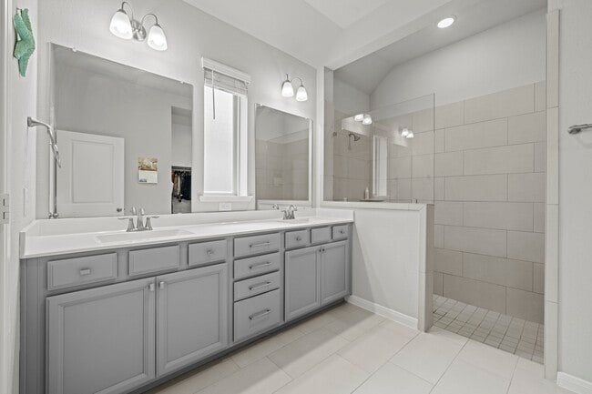 Building Photo - 30319 Tall Fescue Dr