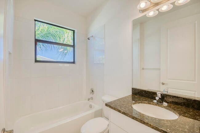 Building Photo - 12555 SW Manatee Marsh Ter