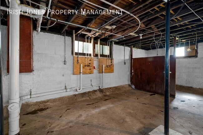 Building Photo - 33 Harding Rd