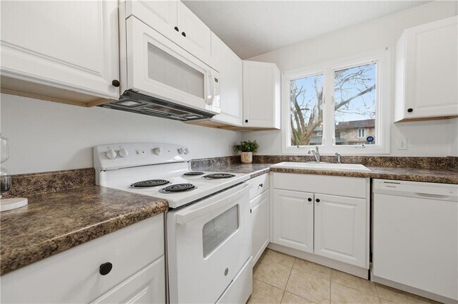 Building Photo - 1677 Wynndowne Trail