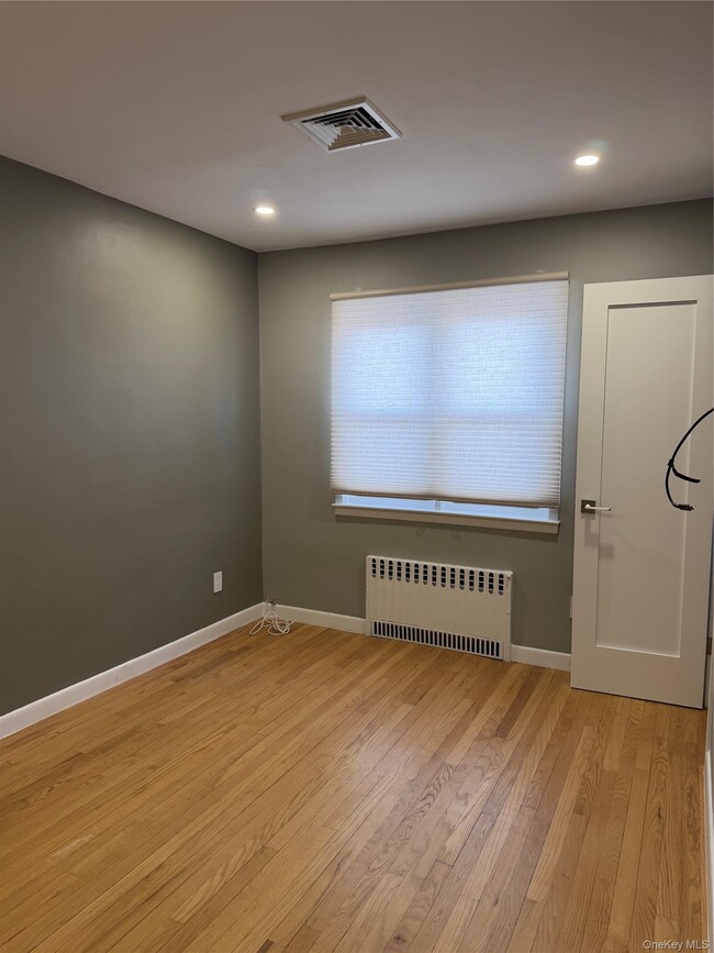 Building Photo - 154-47 20th Rd