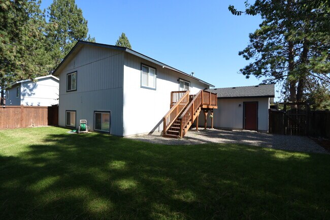 Building Photo - 9663 N Ptarmigan Dr