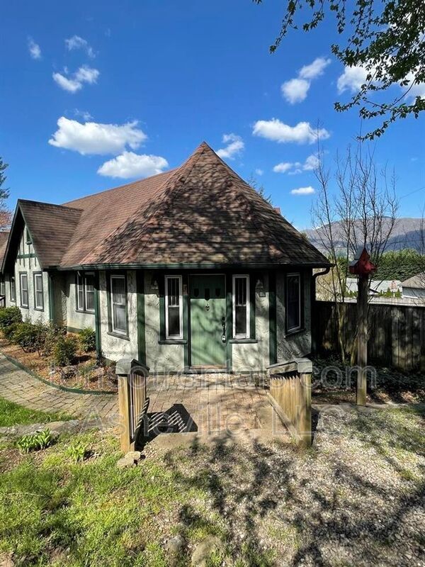 Building Photo - 3 Gables Pl