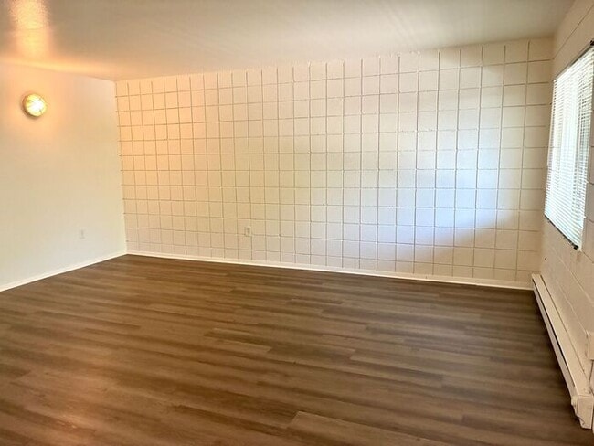 Primary Photo - MOVE IN SPECIAL! FIRST 2 WEEKS FREE!!! 1 B...