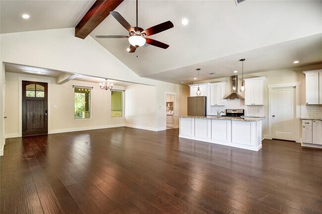 Building Photo - 735 Monarch