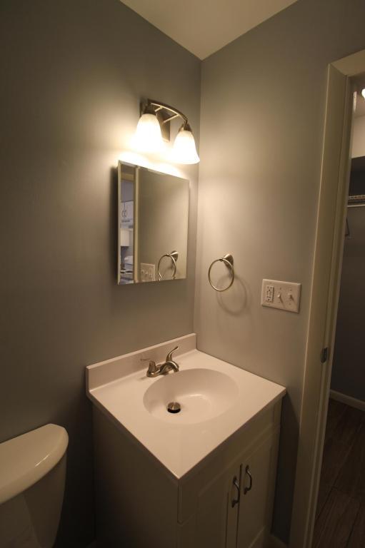 Building Photo - 708 N Main St