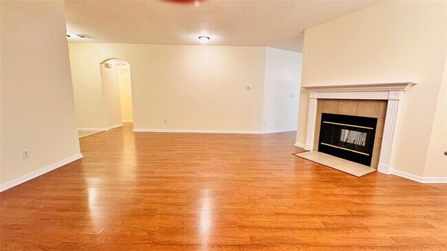 Building Photo - 10614 Desert Springs Cir