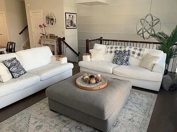 Building Photo - 17035 Soho Dr