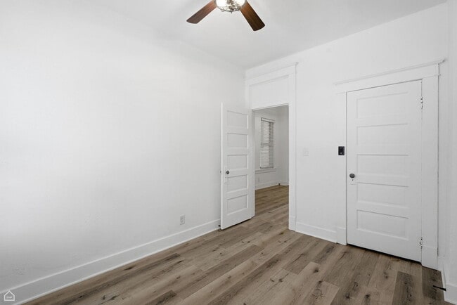 Building Photo - 107 1/2 Dean St