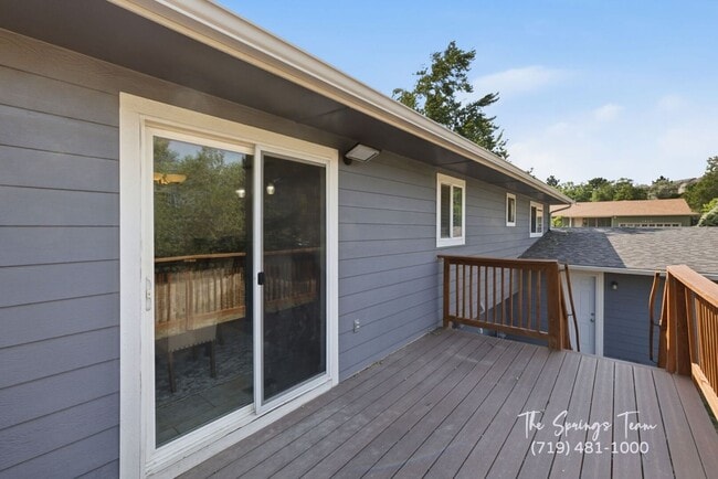 Building Photo - 1239 Suncrest Way