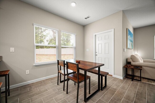 Building Photo - 1255 Beach Dune Dr
