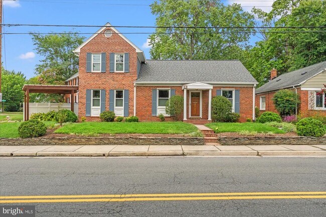 Building Photo - 16 E Braddock Rd