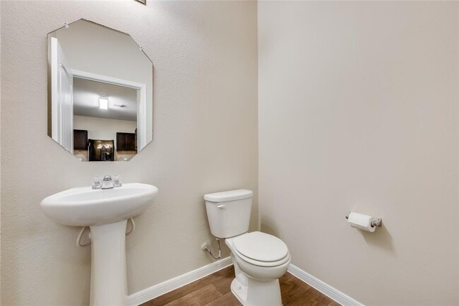 Building Photo - 3205 Ortman Dr