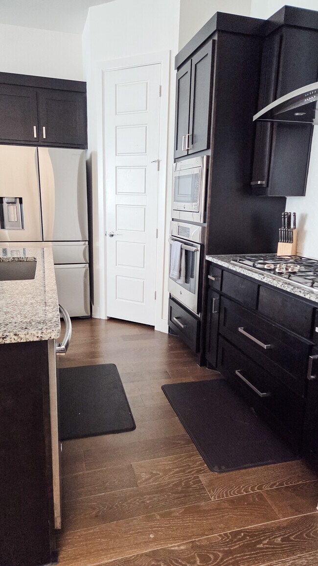 Building Photo - 7859 Verona Pl