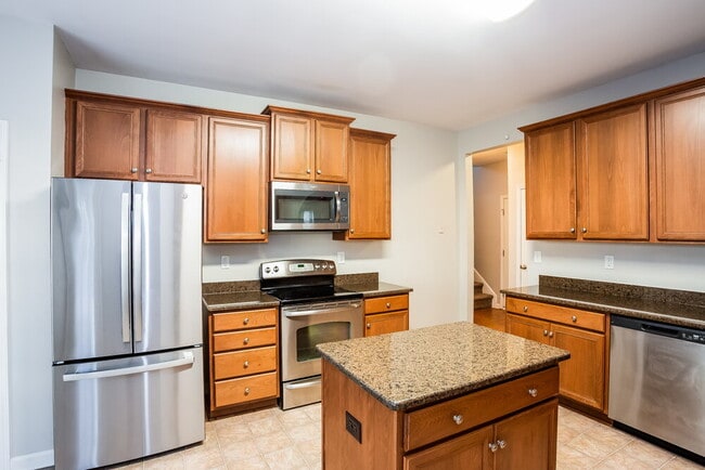 Building Photo - 769 Mott Shue Dr SW