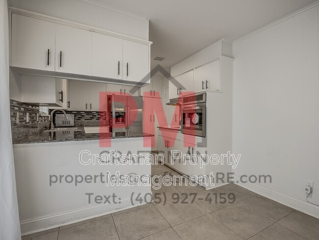 Building Photo - 13601 Pinehurst Rd