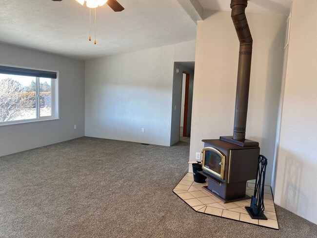 Building Photo - 3 Bedroom 2 Bathroom house in Crooked River Ranch with huge views and a shop!