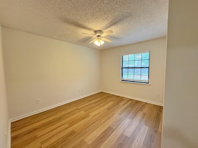 Building Photo - 2086 Magnus Ln