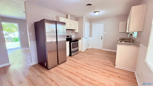 Building Photo - 105 Superior Ave SE