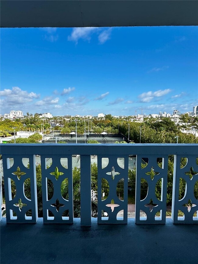 Building Photo - 1020 Meridian Ave