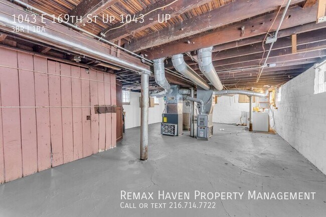 Building Photo - 1043 E 169th St
