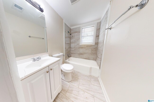 Building Photo - 1133 7th Ave